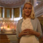 Kronprinsesse Mette-Marit forteller barn om Slottskapellet (Flash video, 4.16 Mb, Foto: NRK)