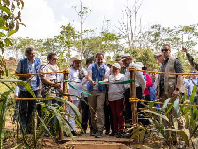 Kronprinsen fikk åpne the Caño Rojo Trail - et tilskudd til den voksende økoturismen. Foto: FN-sambandet / Eivind Oskarson