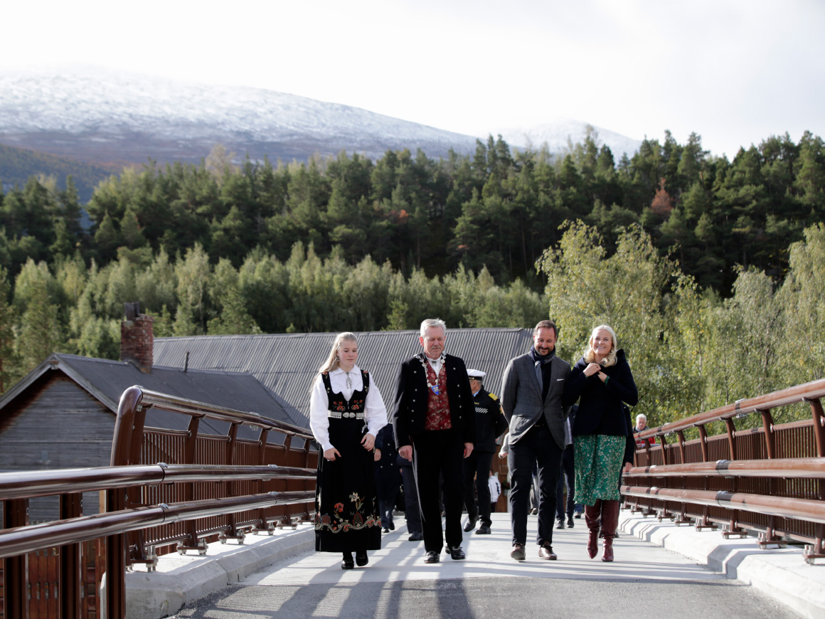 Kronprinsparet I Skjak Det Norske Kongehus